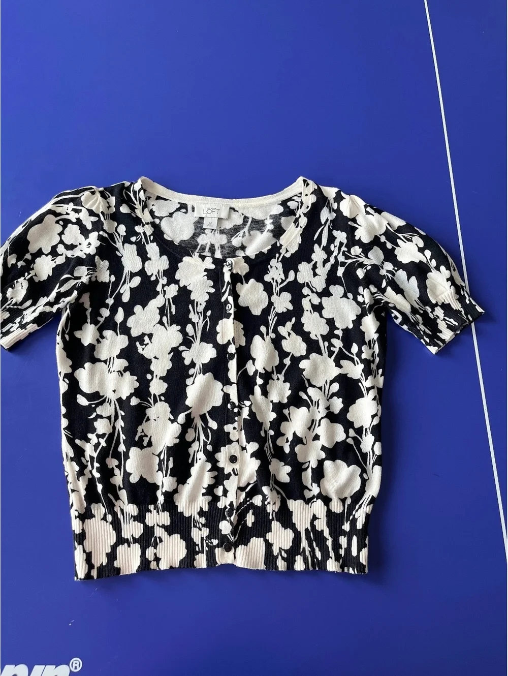 Ann Taylor LOFT Black and White Floral Button-Up Short Sleeve Sweater Small